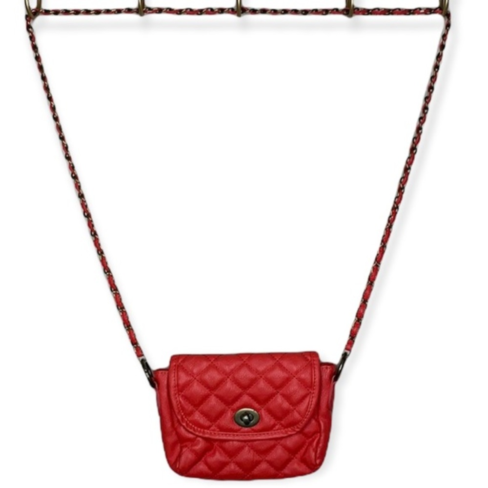 Waffle chain crossbody purse in red / coral
